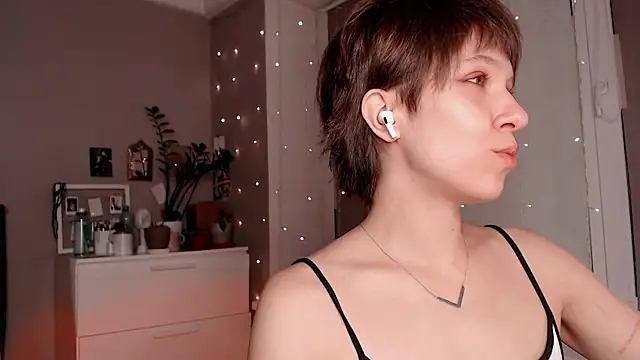 YourHotExSAndra online show from November 13, 2025, 2:48 am