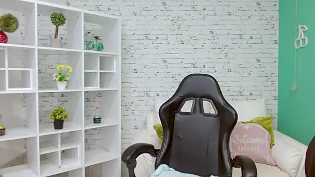 hannahjackson  online show from November 26, 2025, 11:21 am