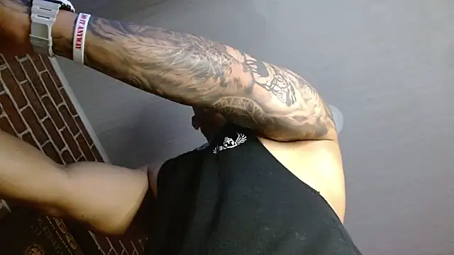 jordan bigcock  online show from May 27, 2026, 2:19 am