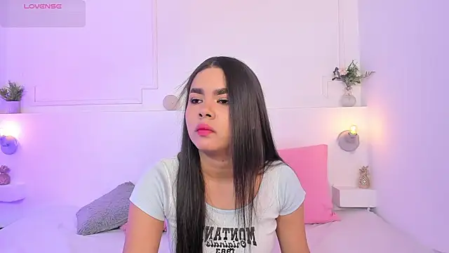 TianaGlow44 online show from February 13, 2026, 11:32 am