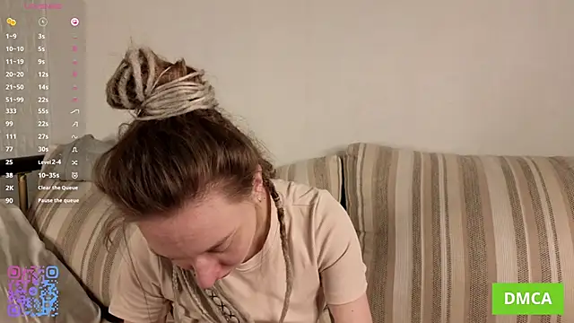 JohnetteConstine online show from October 28, 2025, 5:18 am