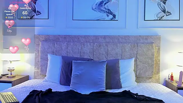 celeste collins  online show from November 12, 2025, 11:47 am