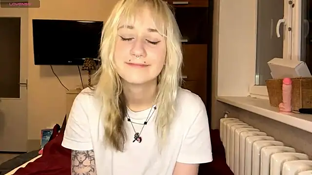 Ulemonala Cute online show from December 1, 2025, 6:42 pm