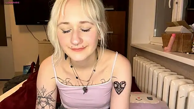 Snapshot of Ulemonala_Cute chatting on November 19, 2025, 6:52 pm Ulemonala Cute online show from November 19, 2025, 6:52 pm