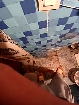 Snapshot of latarak321 chatting on January 15, 2026, 6:11 pm latarak321 online show from January 15, 2026, 6:11 pm