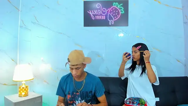 Snapshot of Little_nicoll chatting on March 22, 2026, 1:31 am Little nicoll online show from March 22, 2026, 1:31 am