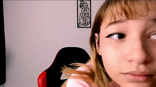 EmuOtori online show from January 7, 2026, 12:32 pm