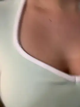 Bombomziin online show from January 7, 2026, 10:26 pm