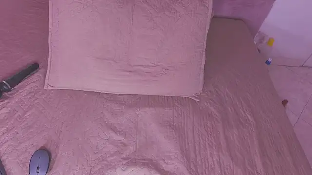 Snapshot of lilylovely_ chatting on November 20, 2025, 7:14 pm lilylovely online show from November 20, 2025, 7:14 pm