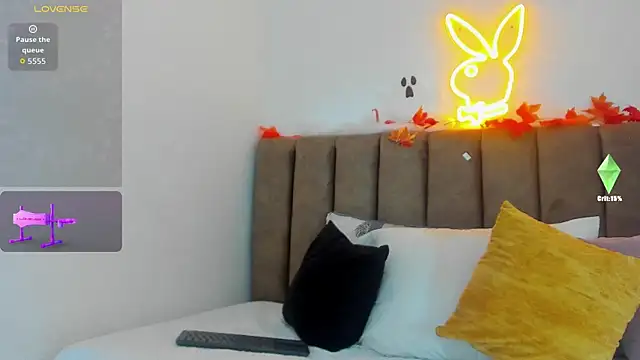 Amara18   online show from November 1, 2025, 2:07 am