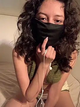 alicacua online show from October 9, 2025, 2:01 am