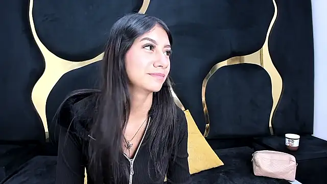 Snapshot of Mia_clark18 chatting on January 13, 2026, 6:23 pm Mia clark18 online show from January 13, 2026, 6:23 pm