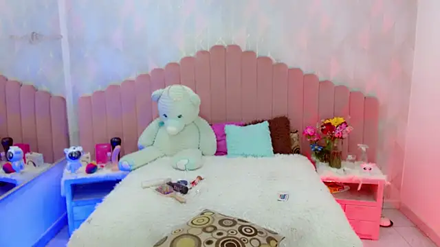 amber maldonado online show from November 2, 2025, 3:44 am