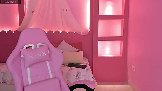 HolyLux online show from December 22, 2025, 10:59 am