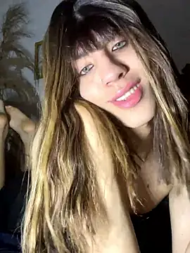 SiaraRealist online show from January 9, 2026, 3:13 am