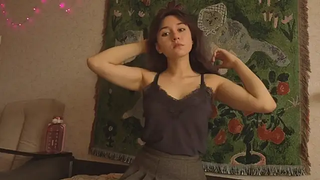 MiaLovelyOne online show from April 15, 2026, 8:53 am