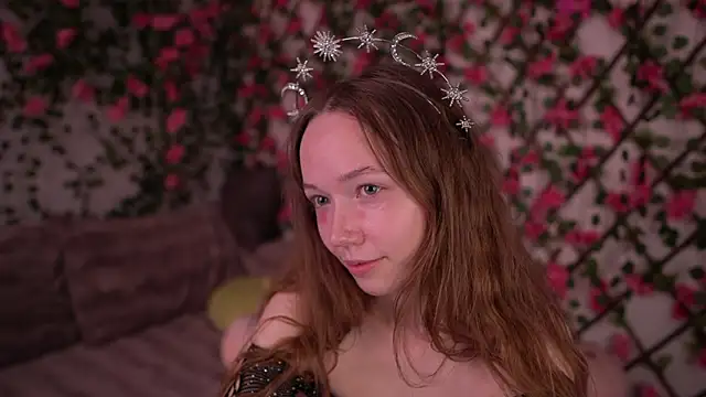 Petite Polly online show from November 28, 2025, 6:08 pm