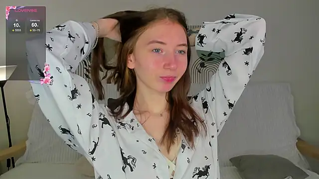 Snapshot of try_love_ chatting on November 10, 2025, 8:19 am try love online show from November 10, 2025, 8:19 am