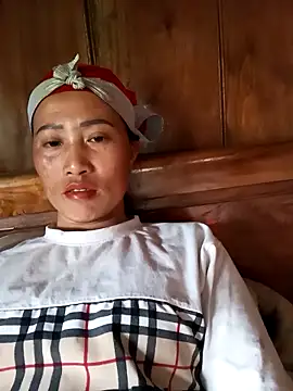 jerry-xx online show from April 11, 2026, 4:53 am