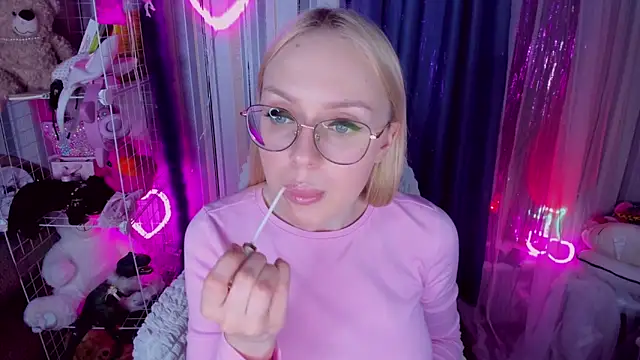 CeaneLino online show from April 3, 2026, 4:57 pm