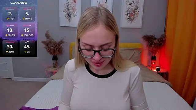 Snapshot of CeaneLino chatting on November 15, 2025, 8:24 pm CeaneLino online show from November 15, 2025, 8:24 pm