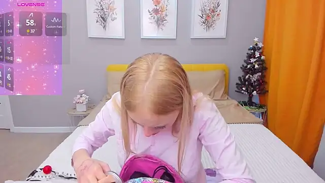 CeaneLino online show from December 5, 2025, 7:51 am