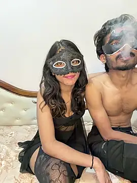 Lovebirdss online show from December 19, 2025, 8:49 am