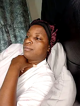 Snapshot of Linae1234 chatting on November 21, 2025, 1:48 am Linae1234 online show from November 21, 2025, 1:48 am