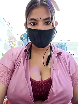 Snapshot of Hot_radhaji chatting on April 8, 2026, 4:47 am Hot radhaji online show from April 8, 2026, 4:47 am