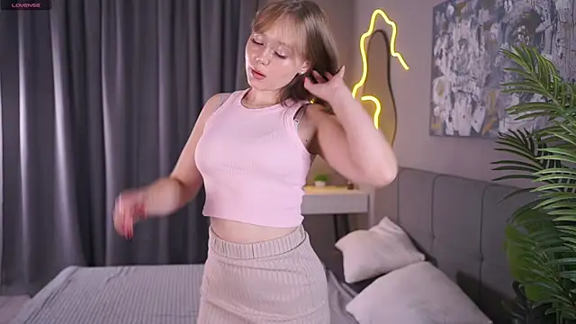 Snapshot of lorapalmerry chatting on October 12, 2025, 3:13 pm lorapalmerry online show from October 12, 2025, 3:13 pm