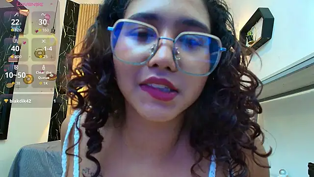 SamanthaFox 8 online show from May 11, 2026, 4:04 pm