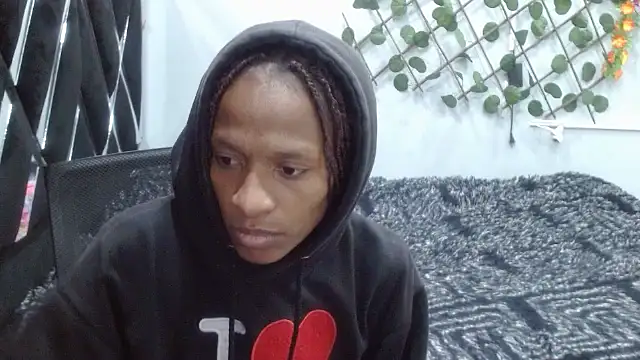 Melani ebony online show from April 15, 2026, 1:37 pm