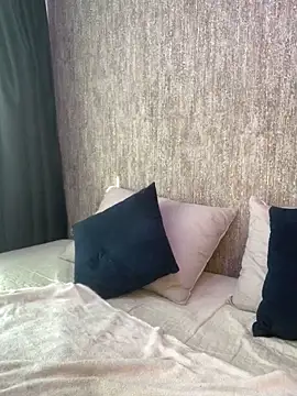 KarinaFlowers  online show from November 11, 2025, 12:11 pm