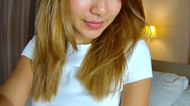 Snapshot of Sweetie_Natasha chatting on January 18, 2026, 11:30 pm Sweetie Natasha online show from January 18, 2026, 11:30 pm