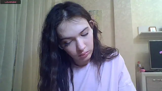 Snapshot of CeyaLier chatting on June 19, 2026, 6:36 pm CeyaLier online show from June 19, 2026, 6:36 pm