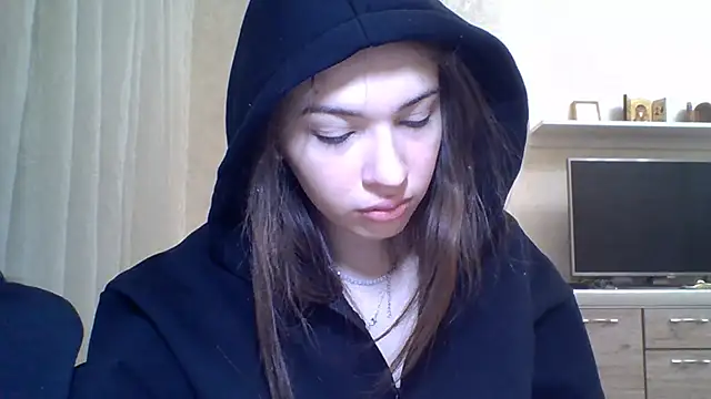 Snapshot of CeyaLier chatting on January 14, 2026, 5:16 pm CeyaLier online show from January 14, 2026, 5:16 pm