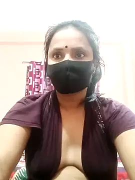 Megla879 online show from November 10, 2025, 5:07 pm