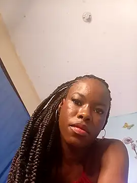 Snapshot of BeverlyMadison_ chatting on November 21, 2025, 7:35 pm BeverlyMadison online show from November 21, 2025, 7:35 pm