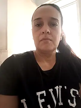 Snapshot of FiorellaDuboi chatting on October 23, 2025, 12:26 pm FiorellaDuboi online show from October 23, 2025, 12:26 pm