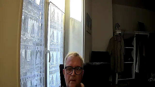 Snapshot of macdut67 chatting on October 7, 2025, 4:30 pm macdut67 online show from October 7, 2025, 4:30 pm
