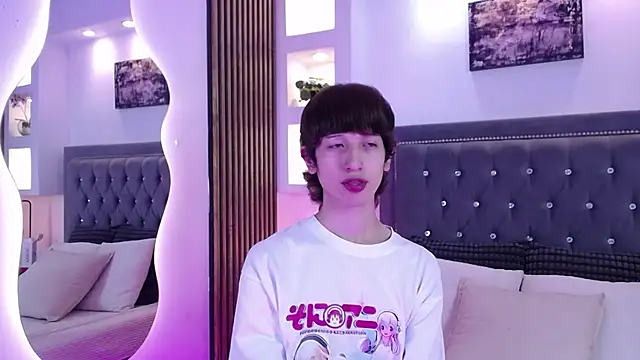 Emo Boy  online show from April 21, 2026, 8:26 pm