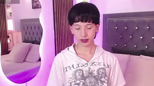Emo Boy  online show from May 28, 2026, 8:26 pm