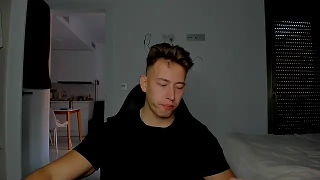 Snapshot of find0m_master chatting on February 22, 2026, 4:30 pm find0m master online show from February 22, 2026, 4:30 pm