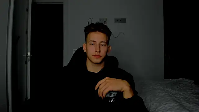 Snapshot of find0m_master chatting on February 16, 2026, 7:34 pm find0m master online show from February 16, 2026, 7:34 pm