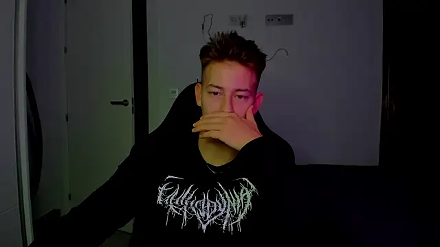 Snapshot of find0m_master chatting on February 9, 2026, 1:25 am find0m master online show from February 9, 2026, 1:25 am