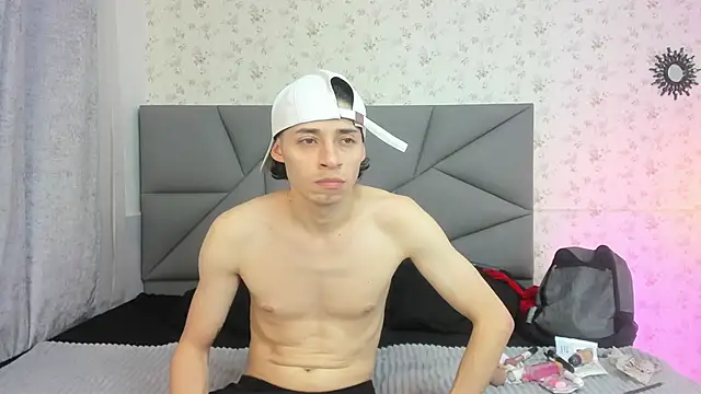 nicollandjhon online show from January 14, 2026, 11:03 am