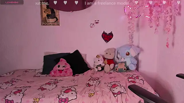 Emilycollei online show from November 2, 2025, 4:06 am