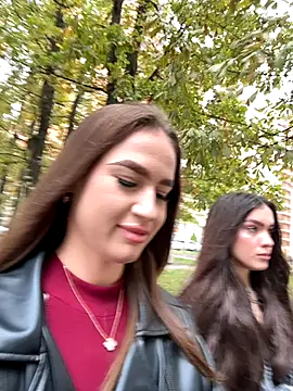 MayaGlow online show from October 19, 2025, 11:24 am