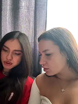 MayaGlow online show from November 6, 2025, 5:22 am