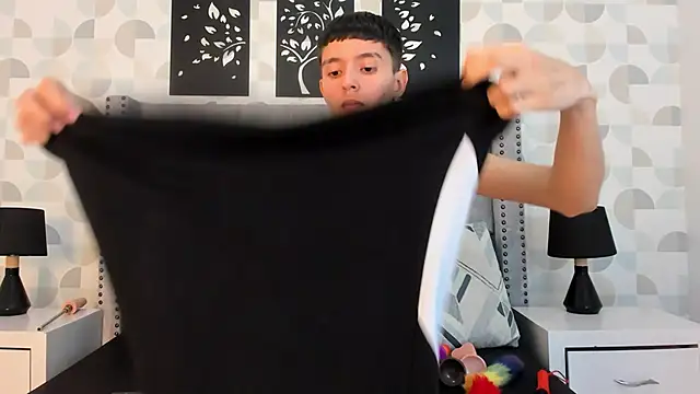 Snapshot of amely_santana chatting on November 25, 2025, 7:36 pm amely santana online show from November 25, 2025, 7:36 pm